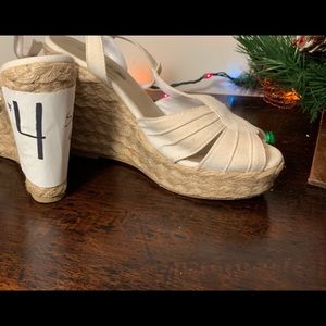 5 Pair Sandles sold bulk